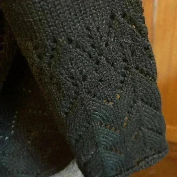 Crystal Kobe women’s extra large holiday sweater. - Picture 5 of 8